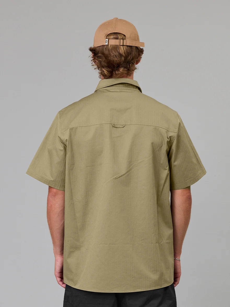 JUST ANOTHER FISHERMAN - LOALTY SHORT SLEEVE SHIRT - LIGHT KHAKI