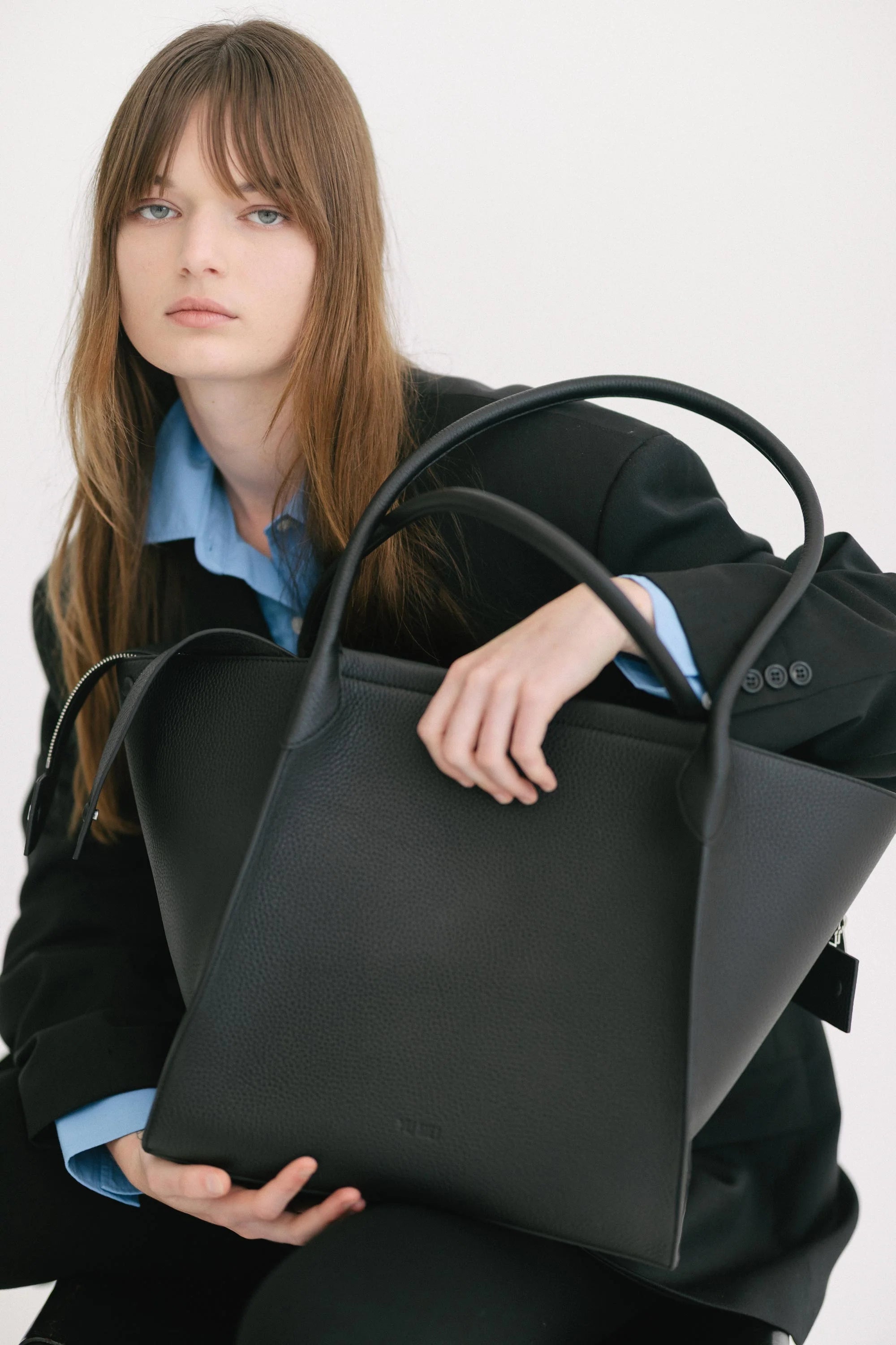 Yu Mei - Claudia Tote - Black Deer Nappa