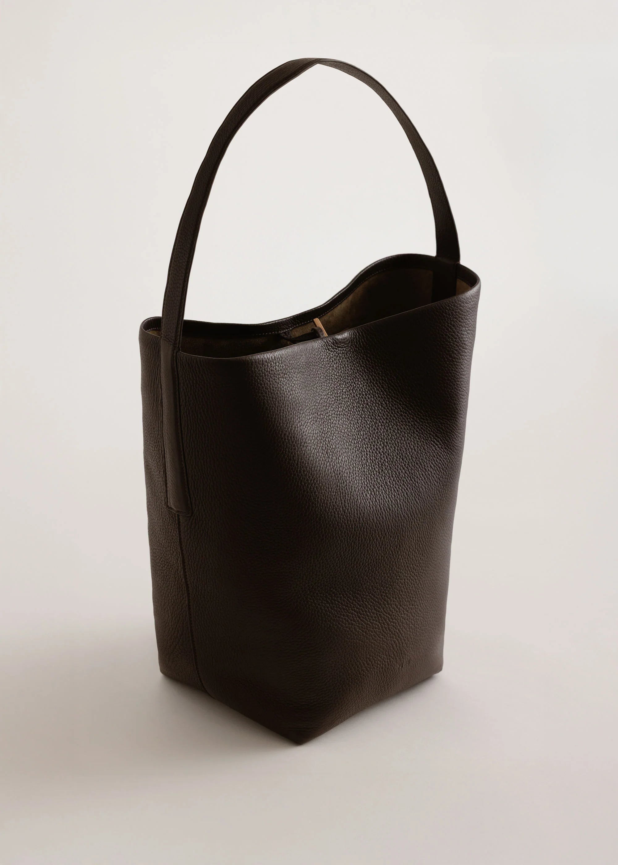 Yu Mei - Teresa Tote - Molasses Deer Nappa