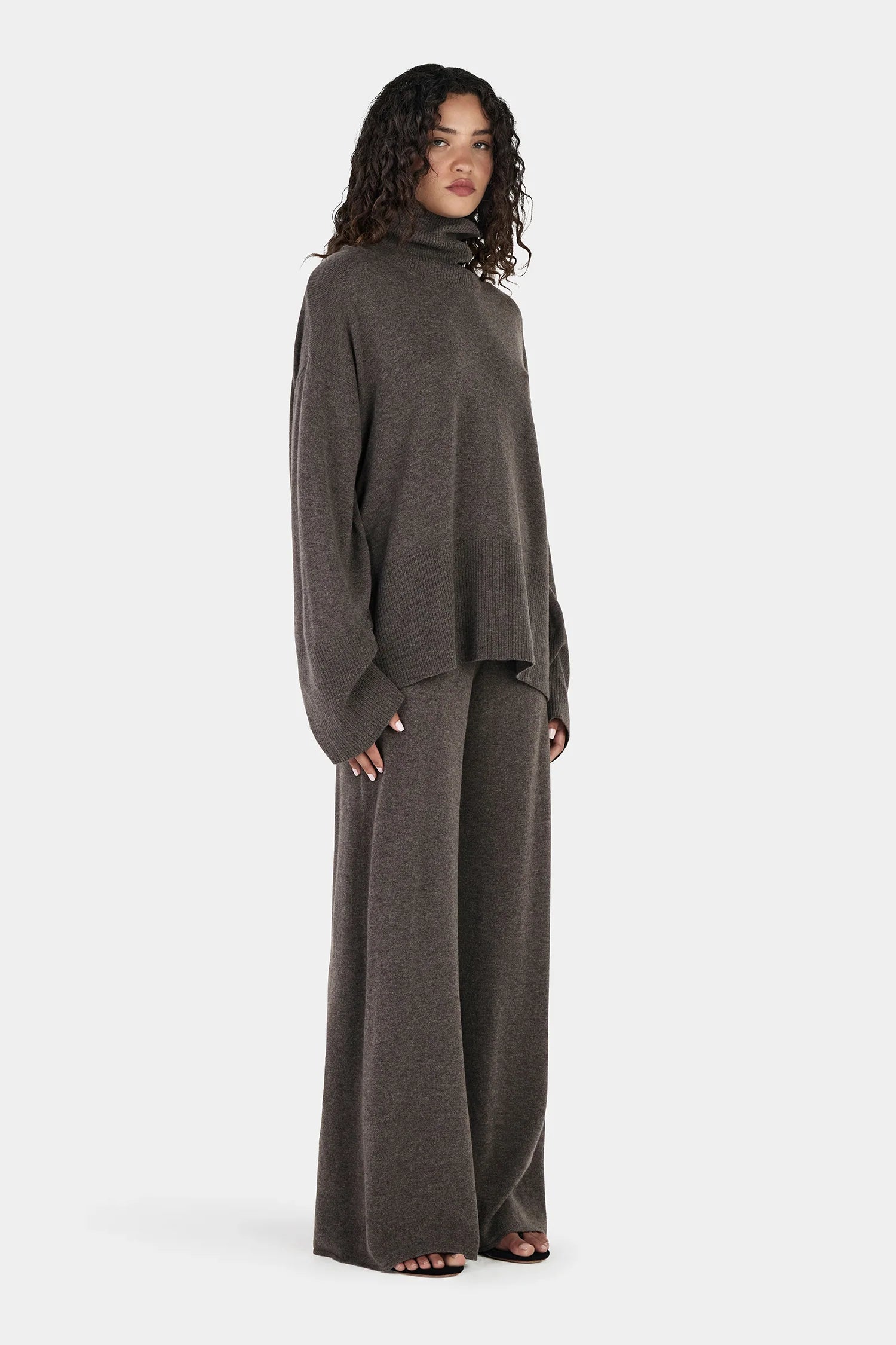 Hansen & Gretel - Bay Cashmere Jumper - Charcoal