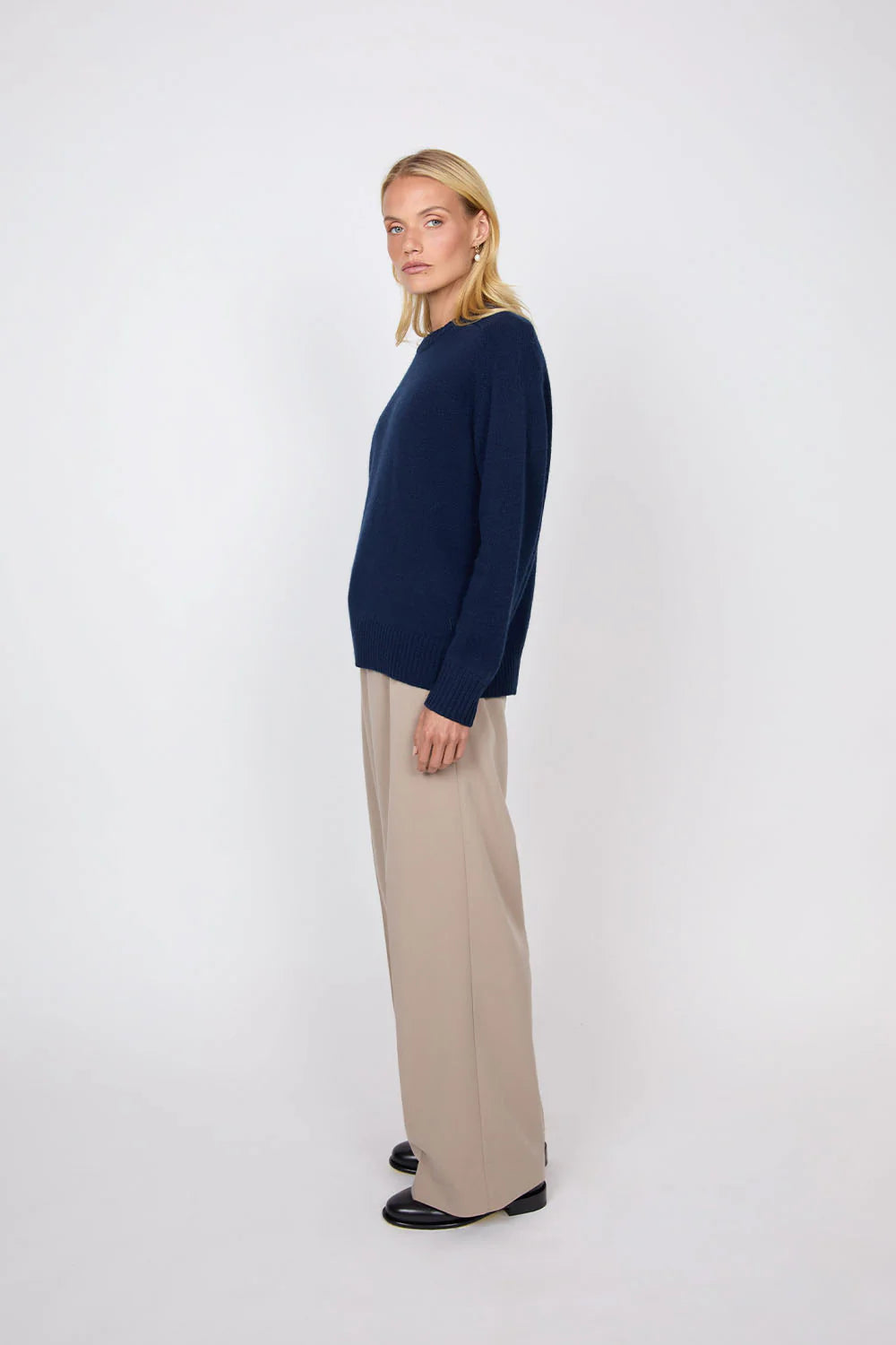 Marlow - Saddle Cashmere Crew - Midnight