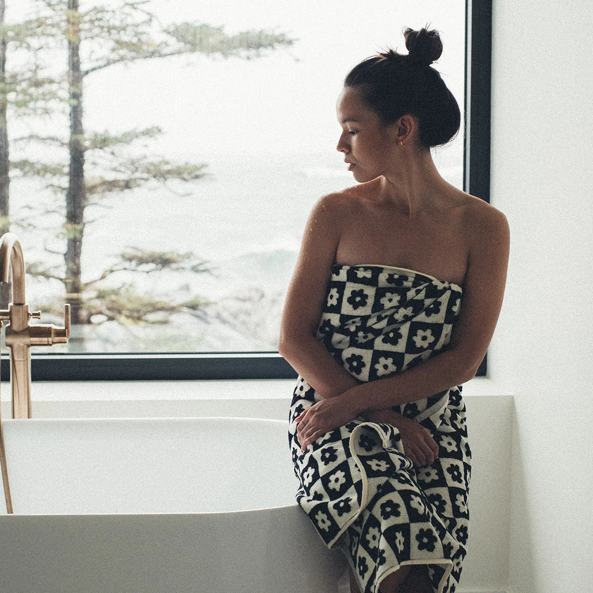 Slowtide - Gigi Bath Towel - Black