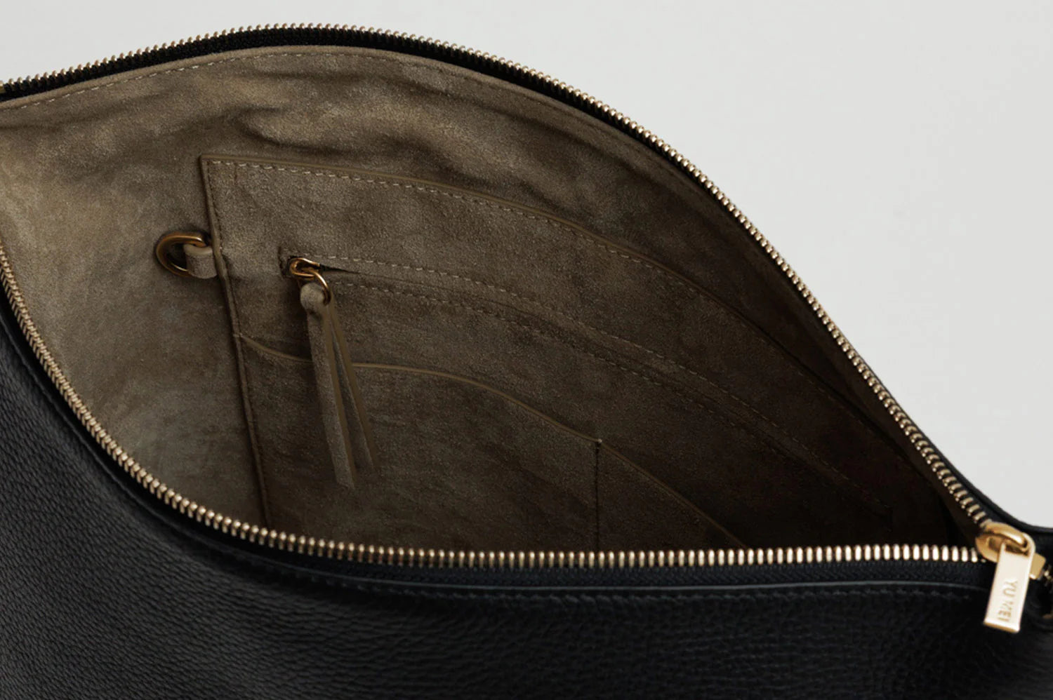 Yu Mei - Braidy Bag - Black Deer Nappa