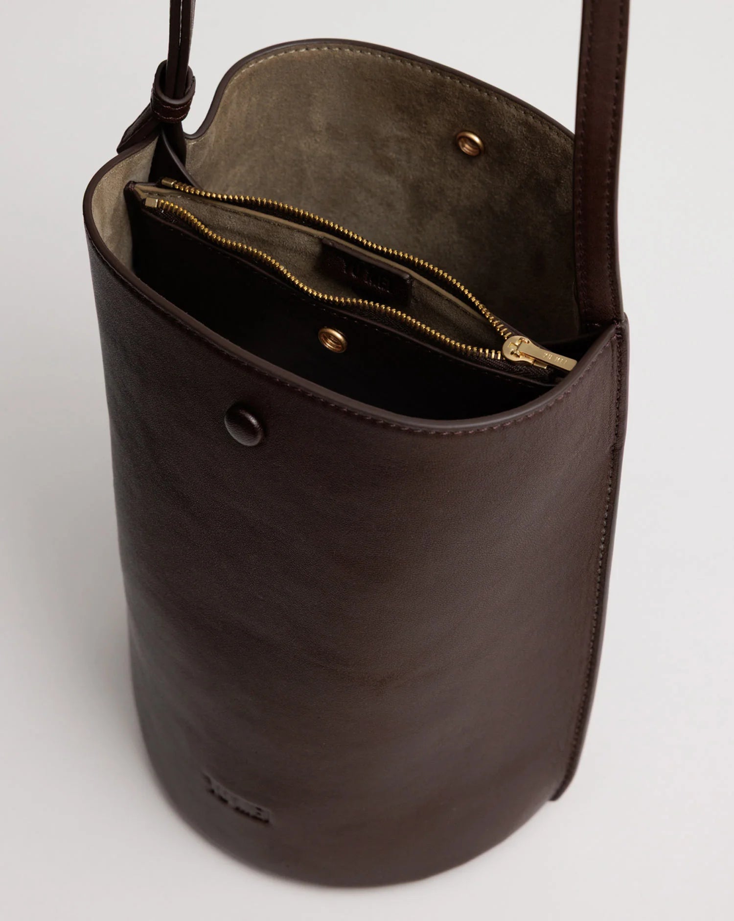 Yu Mei - Phoebe Bucket - Molasses Lambskin