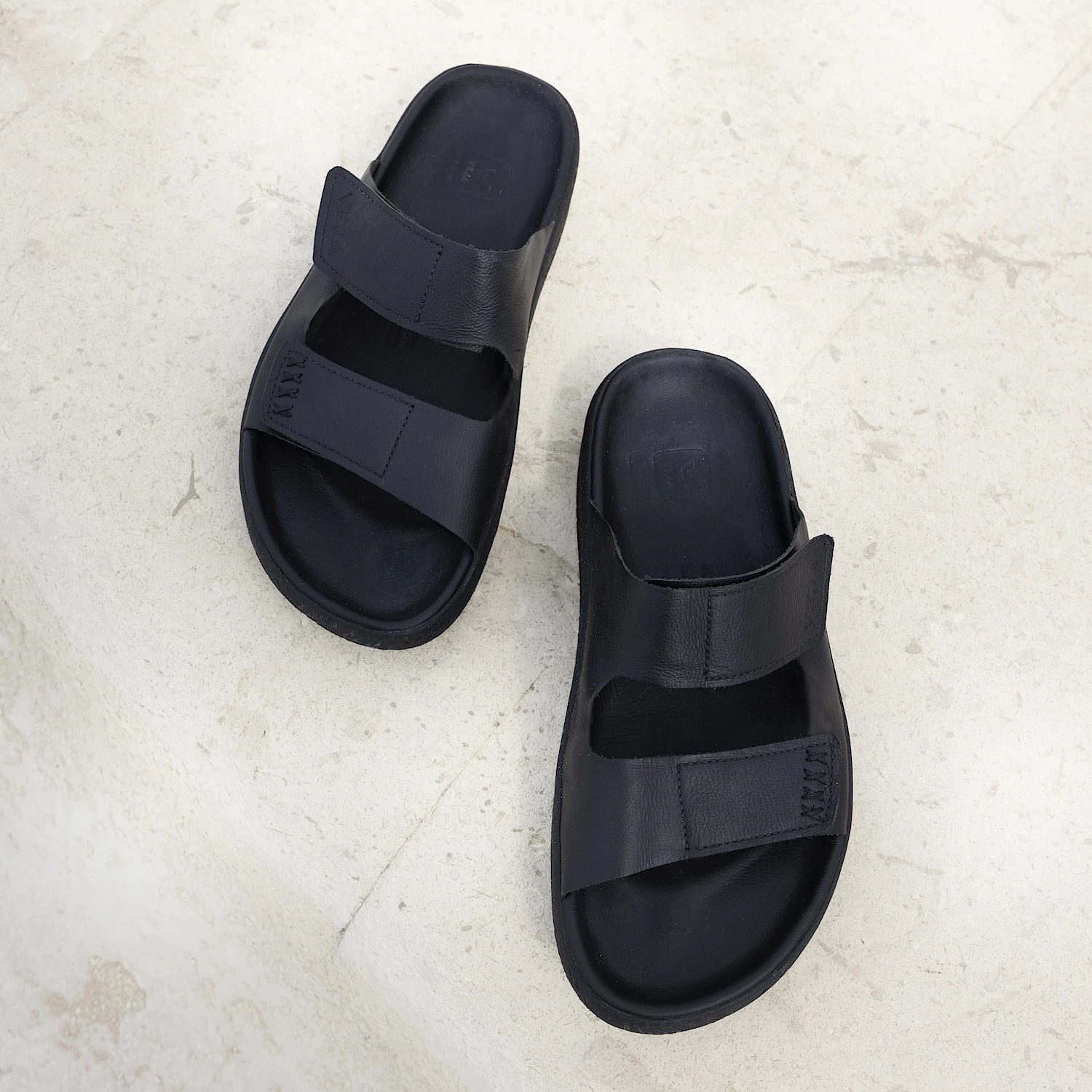 Veja - Enta Leather - Full Black