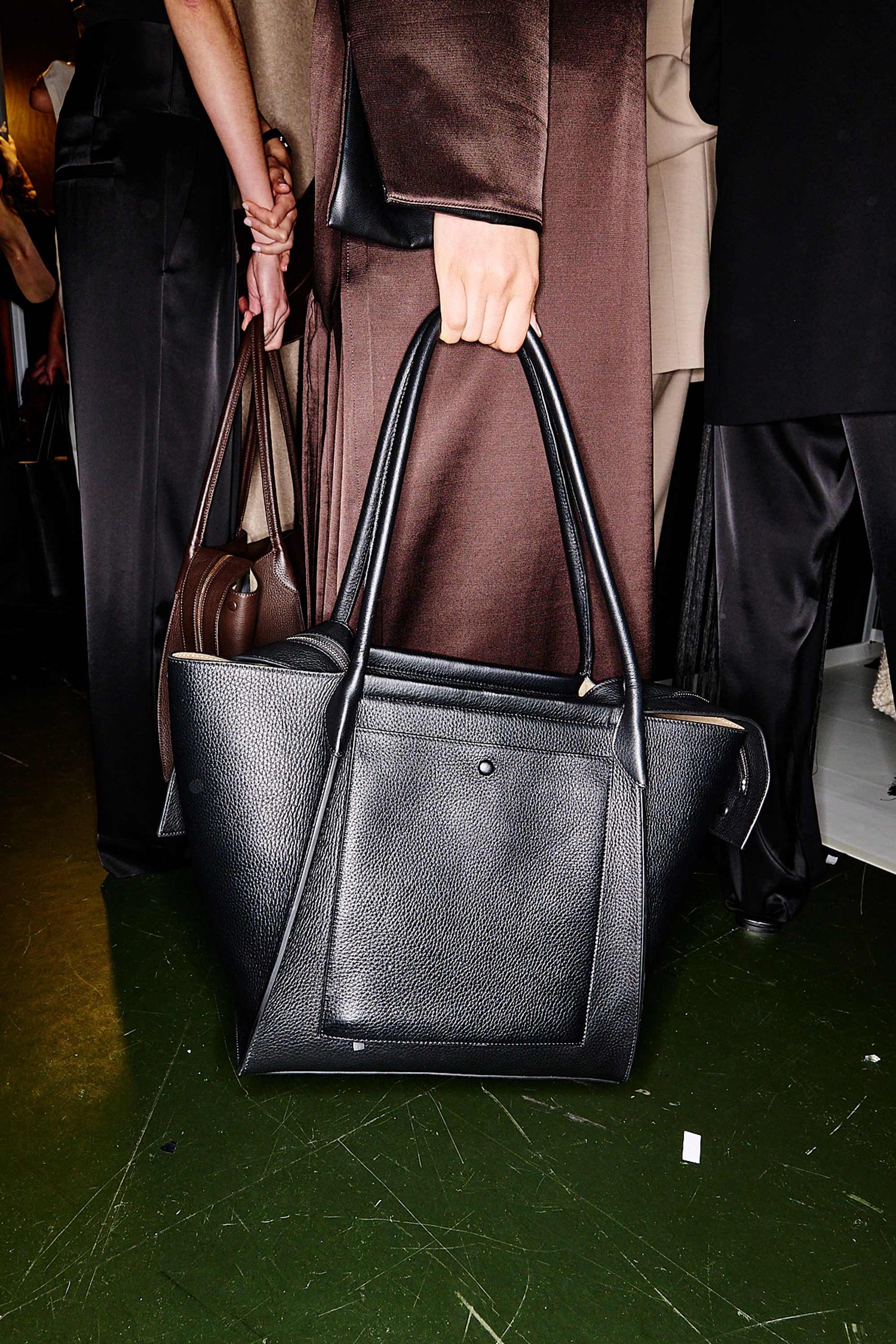 Yu Mei - Claudia Tote - Black Deer Nappa