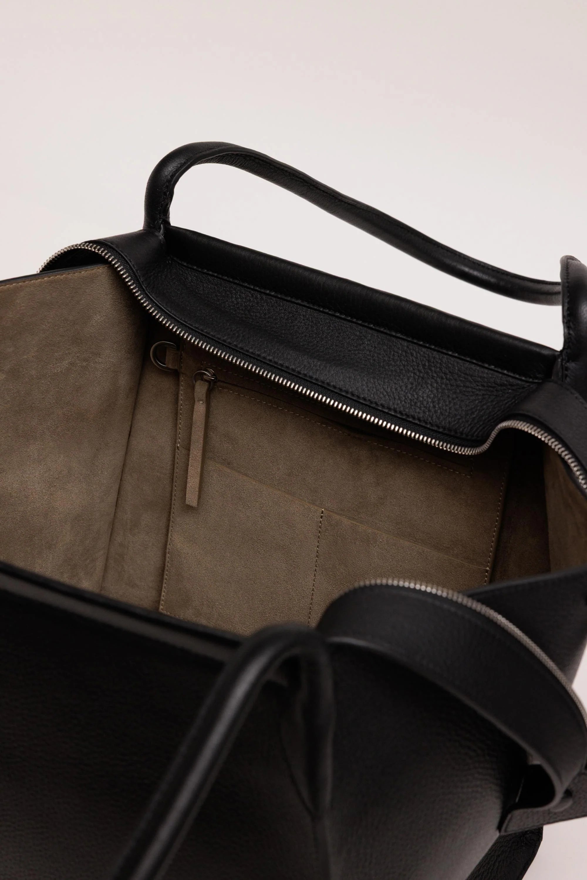 Yu Mei - Claudia Tote - Black Deer Nappa