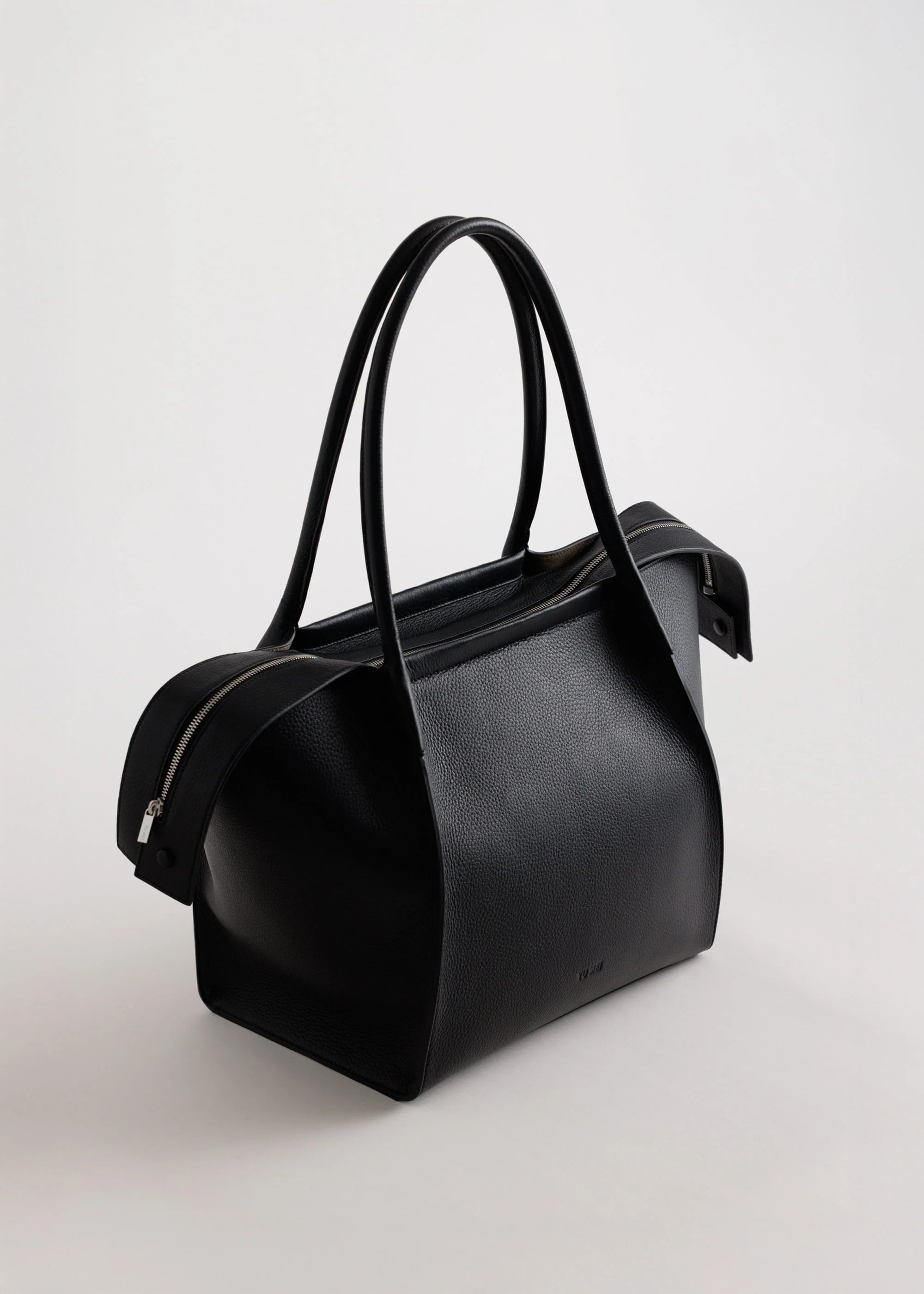 Yu Mei - Claudia Tote - Black Deer Nappa