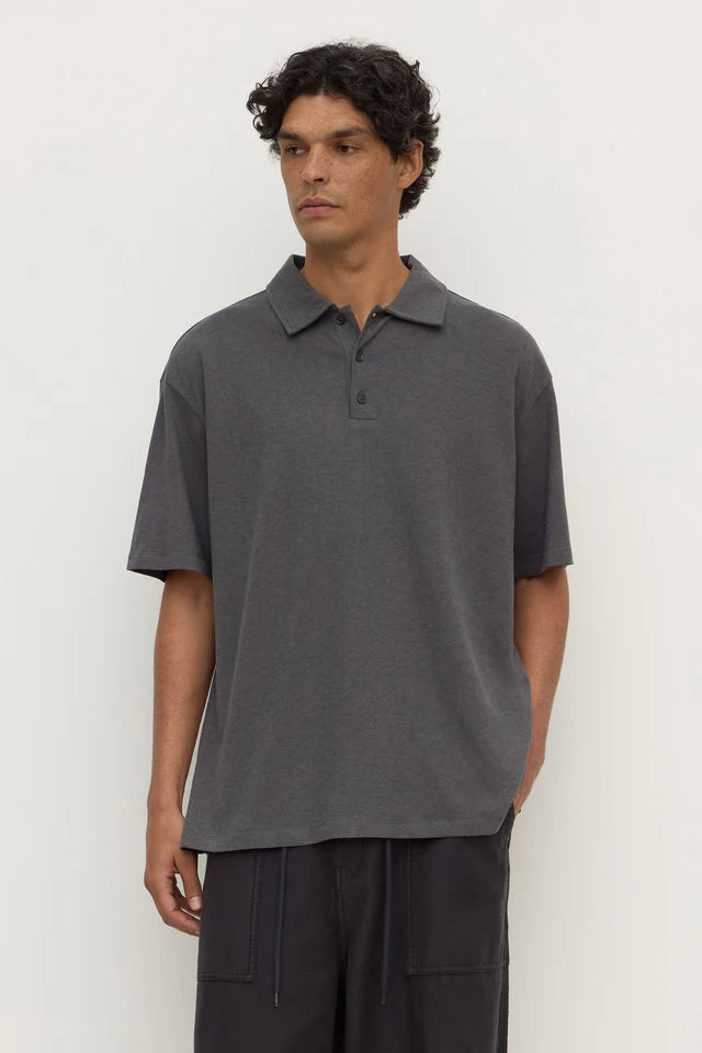 ASSEMBLY LABEL - ALONZO KNIT POLO - WASHED CHARCOAL