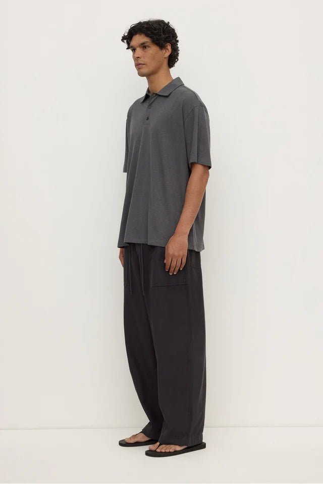 ASSEMBLY LABEL - ALONZO KNIT POLO - WASHED CHARCOAL