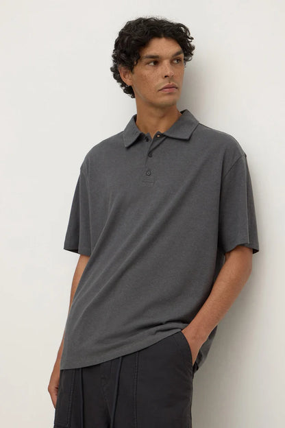 ASSEMBLY LABEL - ALONZO KNIT POLO - WASHED CHARCOAL