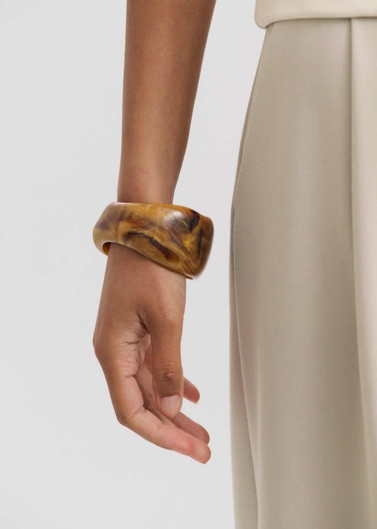 ANNA ROSSI - OBSESSED BANGLE - CARAMEL