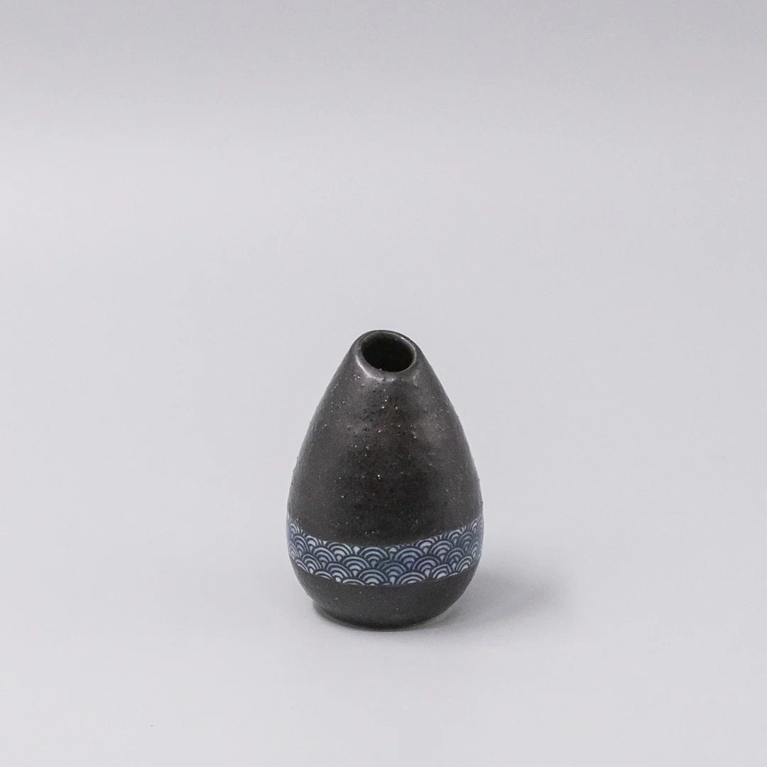 Naibu - Black Wave Pinecone Vase