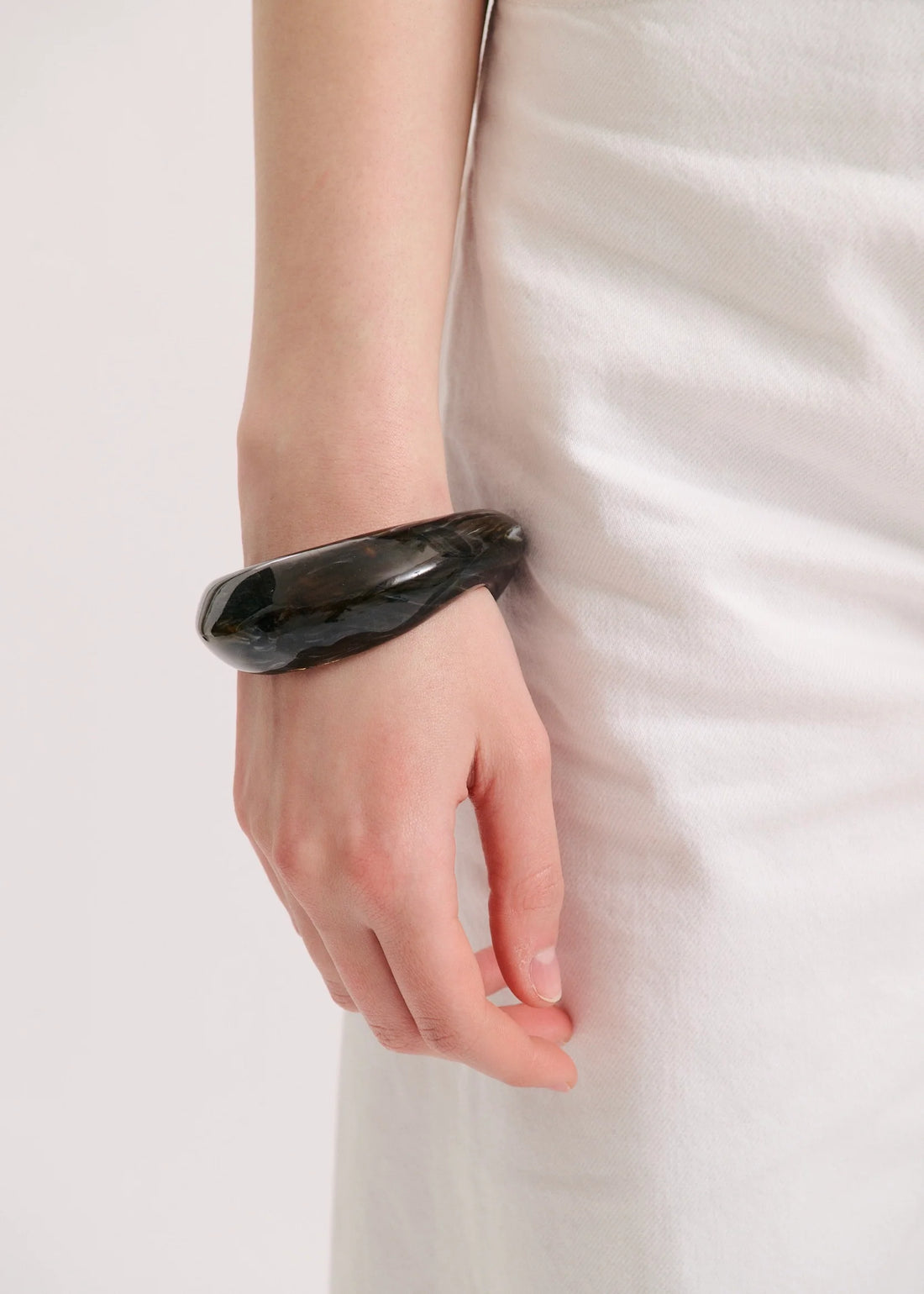 ANNA ROSSI - CONTOUR BANGLE - TAR