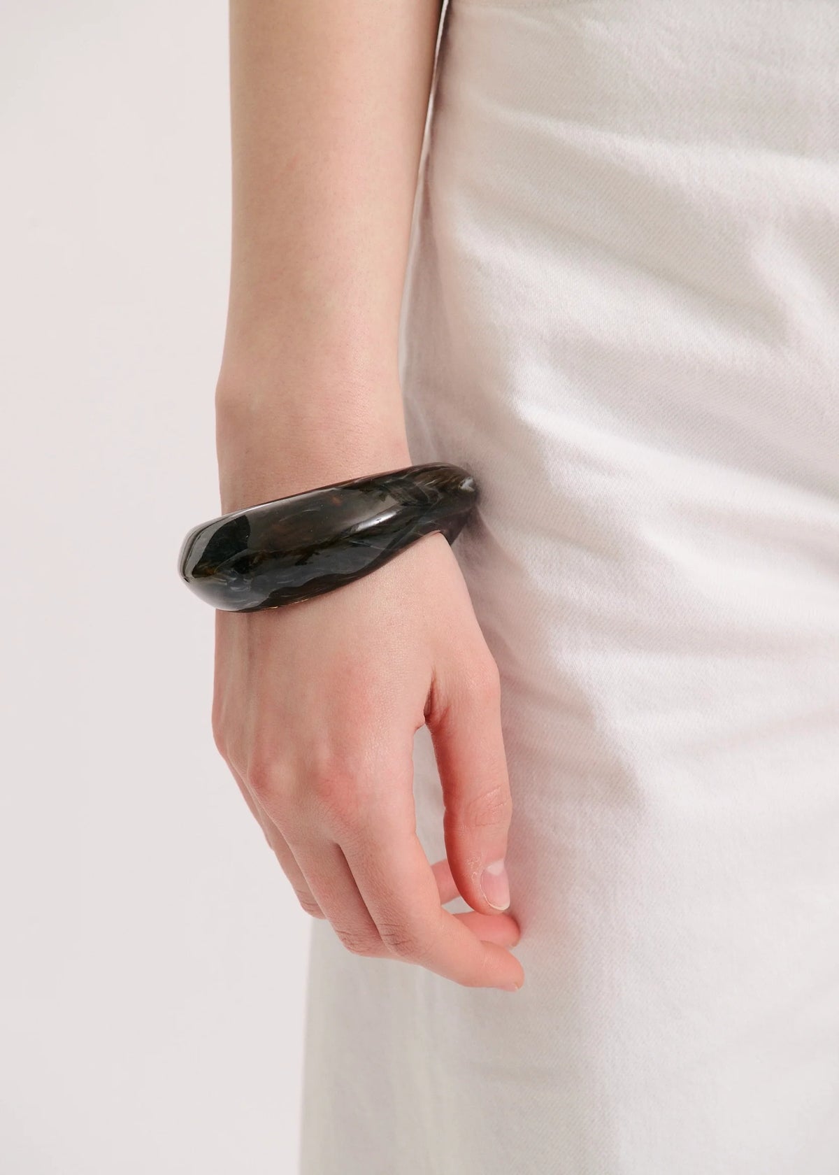 ANNA ROSSI - CONTOUR BANGLE - TAR