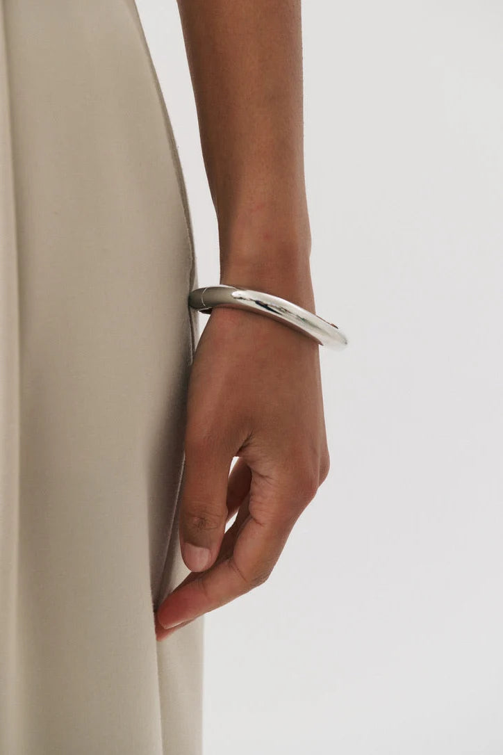 ANNA ROSSI - THIN WARPED BANGLE - SILVER