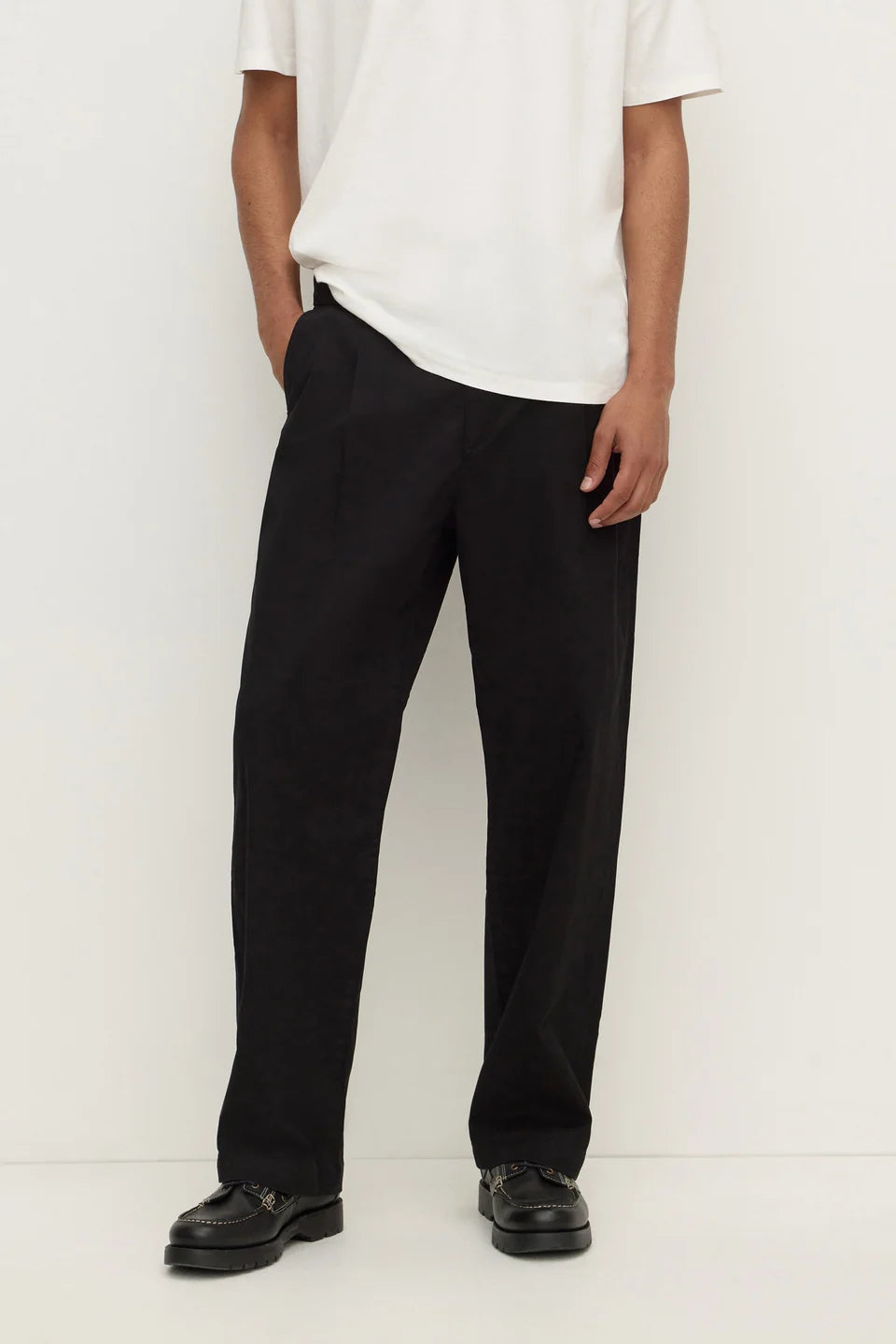 Assembly Label - Jonah Pleated Chino - True Black