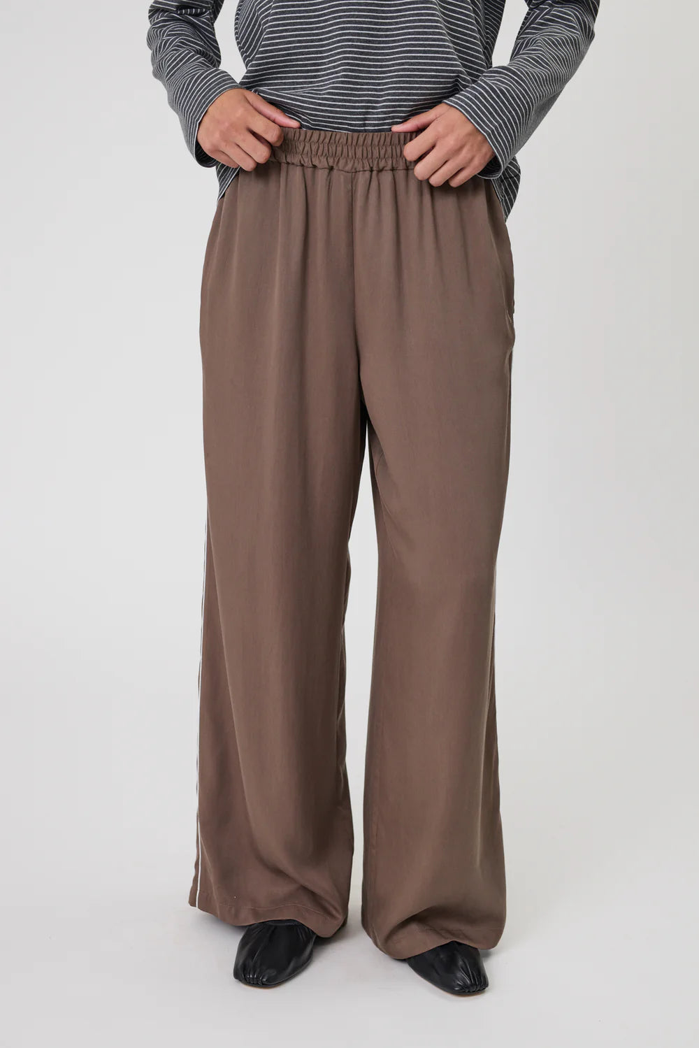 Marlow - Legion Side Stripe Pant - Mushroom