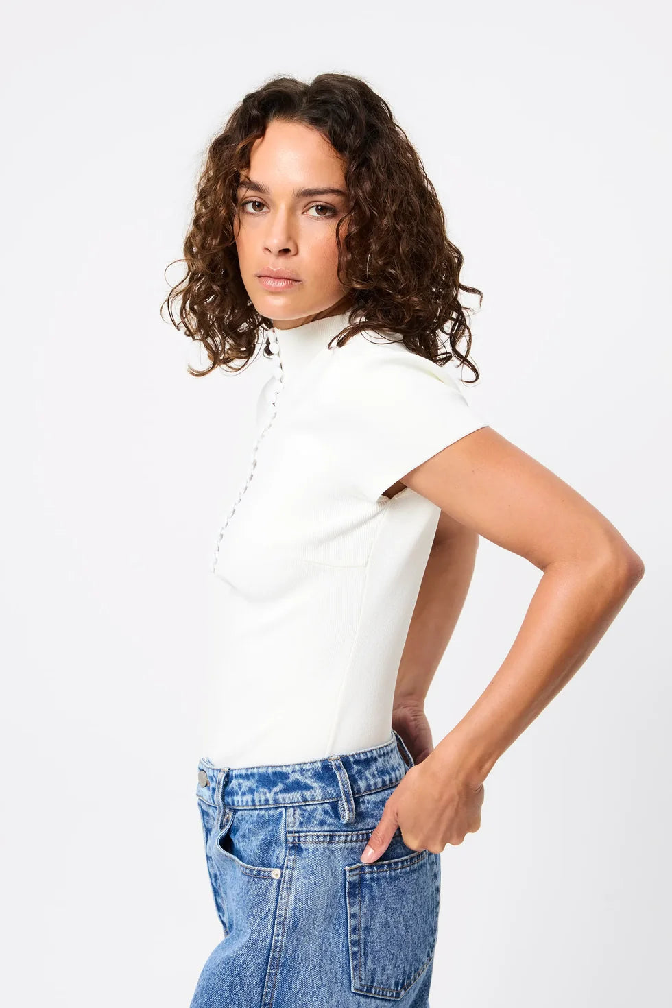 MOSSMAN - MAYFAIR SHORT SLEEVE TOP - WHITE