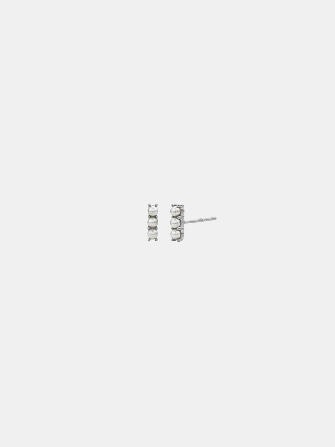 Sophie - Pearl Bar Studs