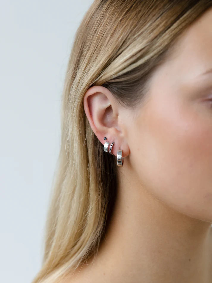 Sophie - Mini Rock Huggies Black