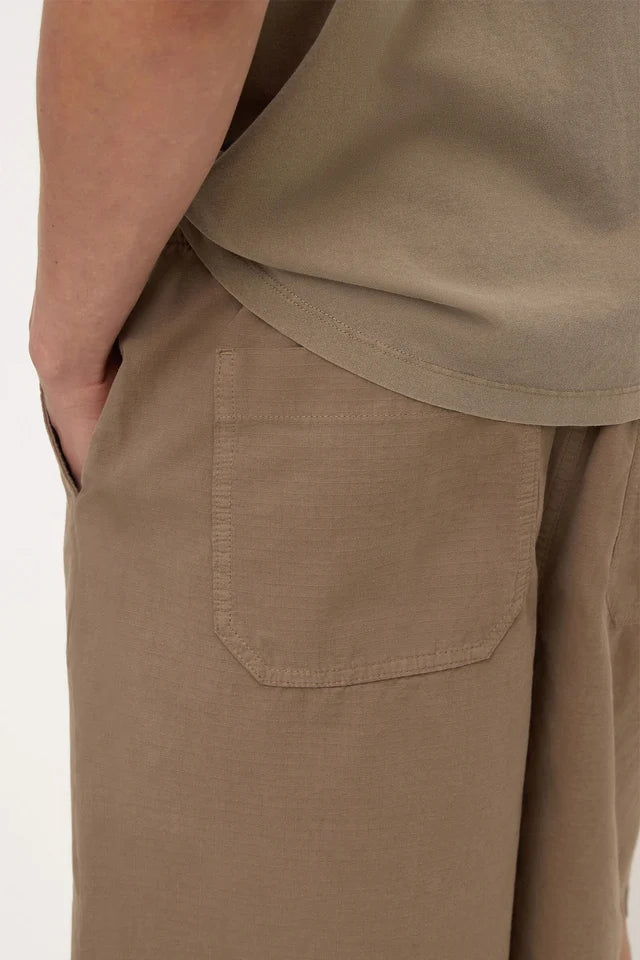 ASSEMBLY LABEL - WALLACE RIPSTOP SHORT - DARK SAND