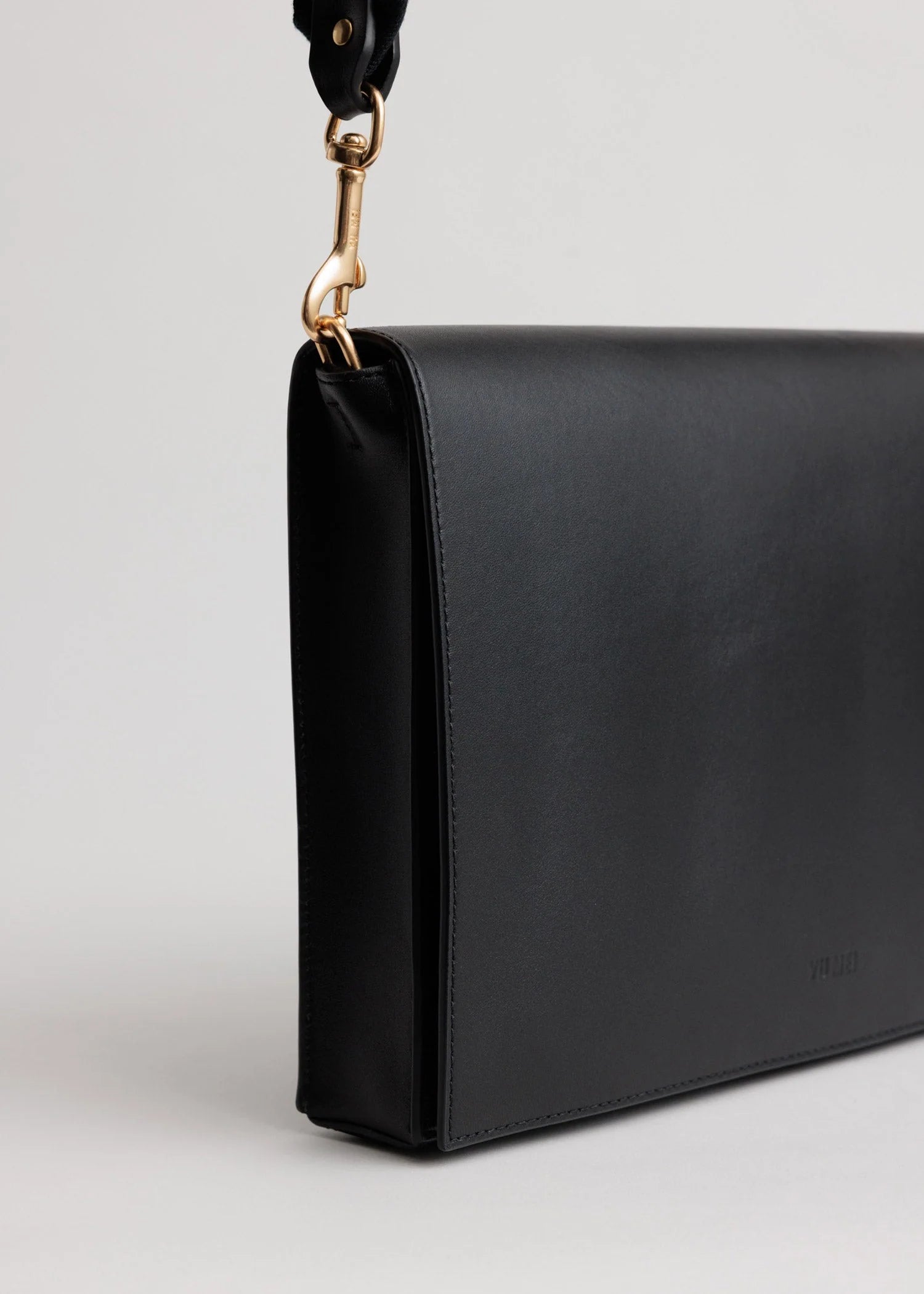 Yu Mei - Bolton Laptop Folio - Black Deer Nappa