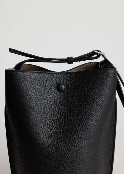 Yu Mei - Phoebe Bucket Bag - Black Deer Nappa
