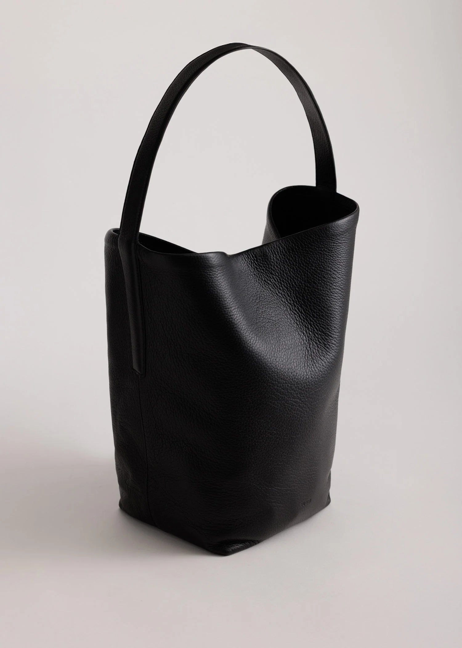 Yu Mei - Teresa Tote - Black Deer Nappa