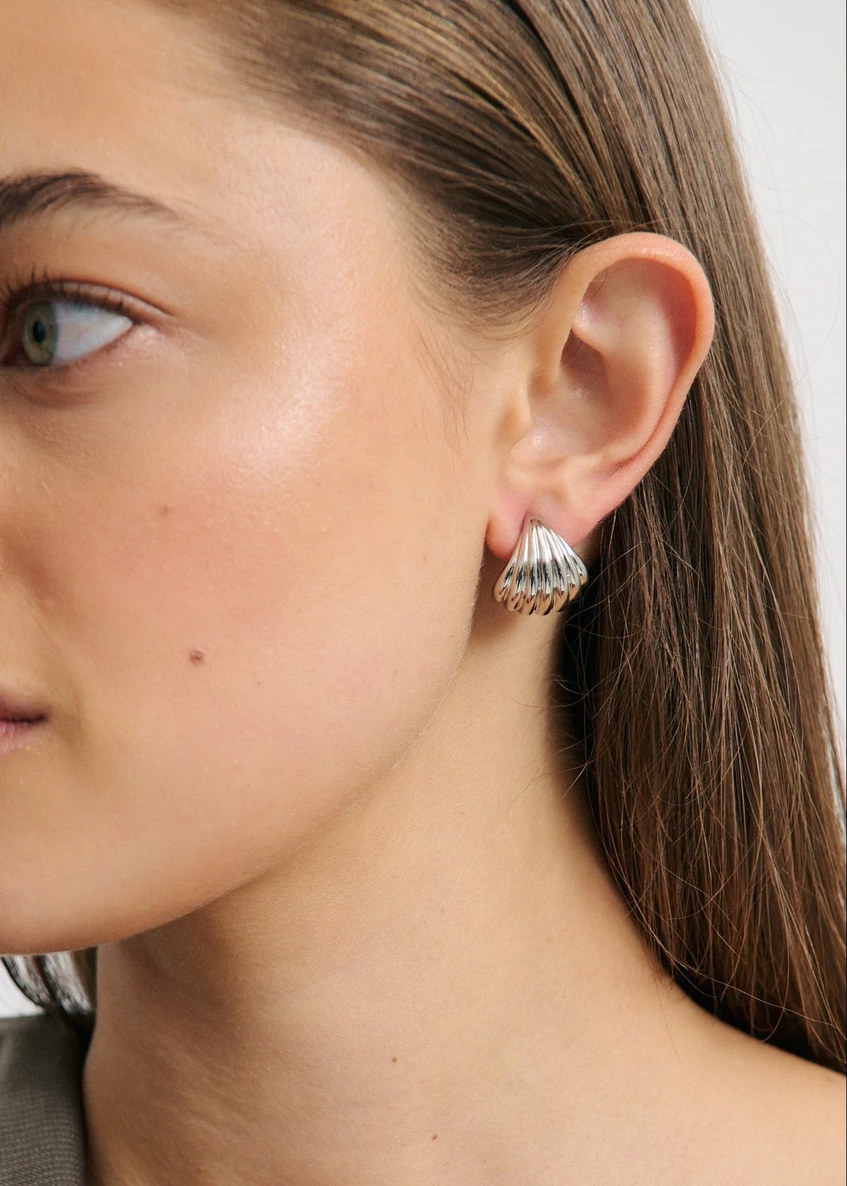 ANNA ROSSI - ELLY RIBBED EARRING - SILVER