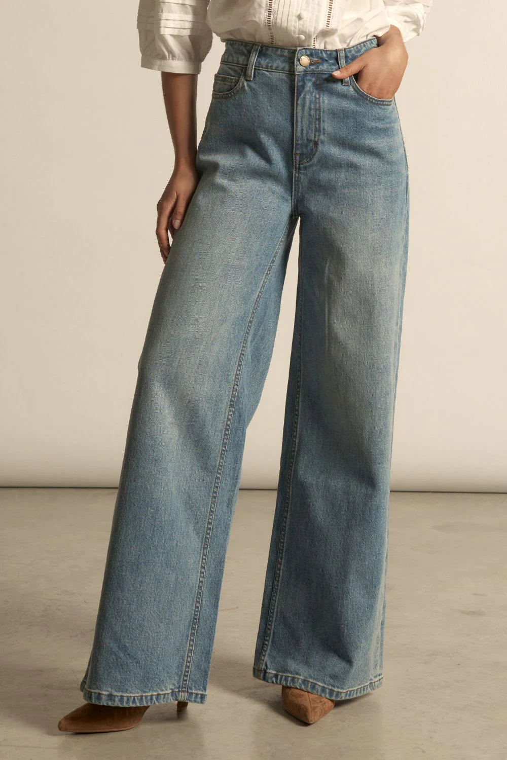 Zoe Kratzmann - Aura Jean - Mid Denim