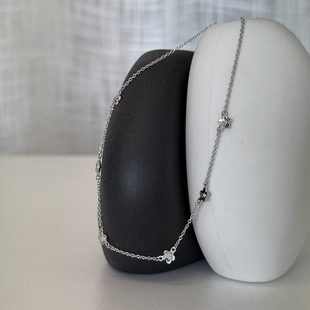 Sophie - Daisy Chain Necklace