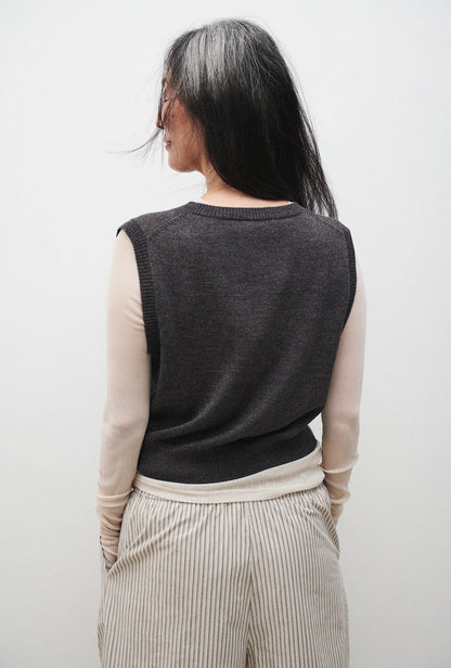 Silk Laundry - V-Neck Sweater Vest - Granite Melange