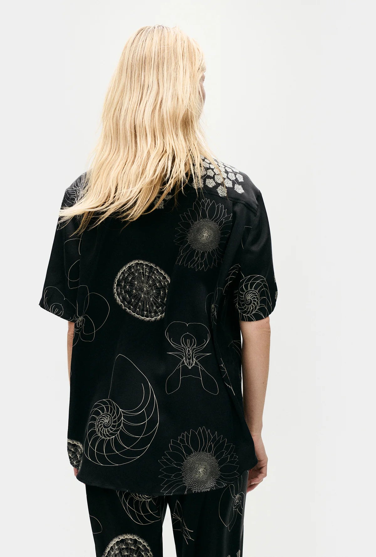 Silk Laundry - Short Sleeve Boyfriend Shirt Fibonacci Black