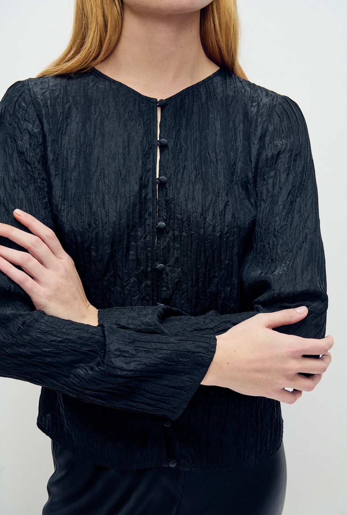 Silk Laundry - Crinkle Long Sleeve Top - Black