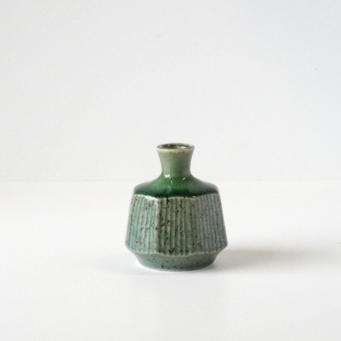Naibu - Emerald Octagon Vase