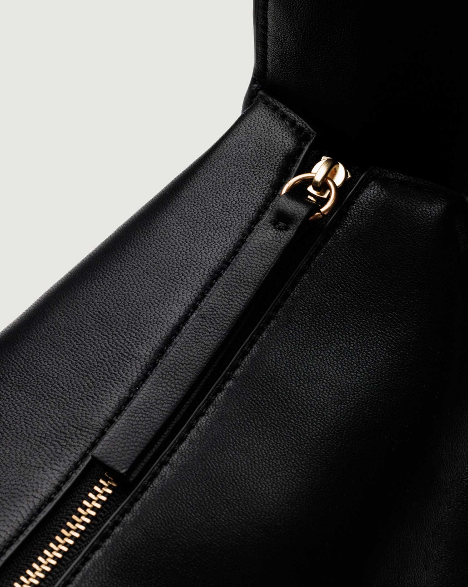 Yu Mei - Antonia Bag - Black Lamb